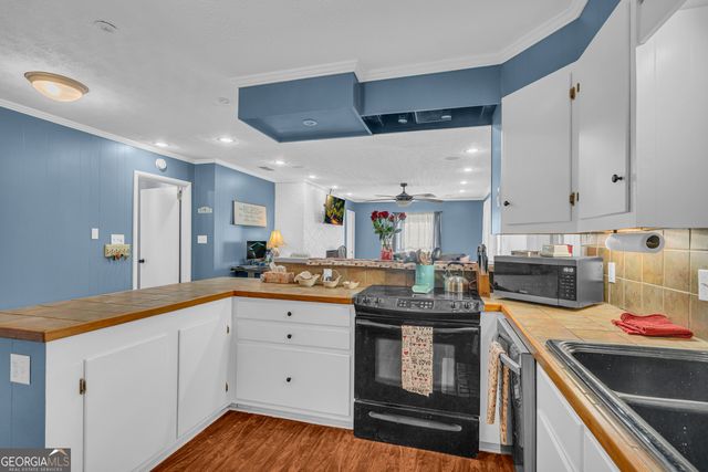 72 Cade Street, Hartwell, GA 30643