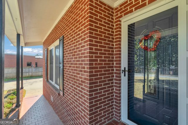 72 Cade Street, Hartwell, GA 30643