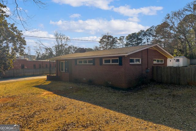 72 Cade Street, Hartwell, GA 30643