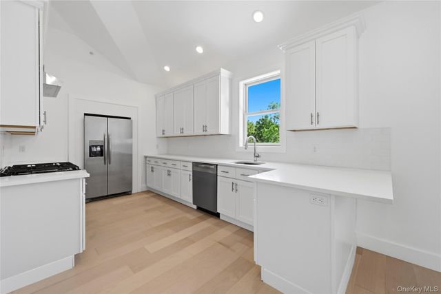 19 Montauk Highway 9, Westhampton, NY 11977