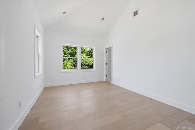 19 Montauk Highway 9, Westhampton, NY 11977