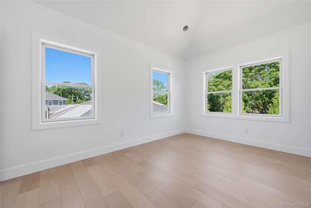 19 Montauk Highway 9, Westhampton, NY 11977