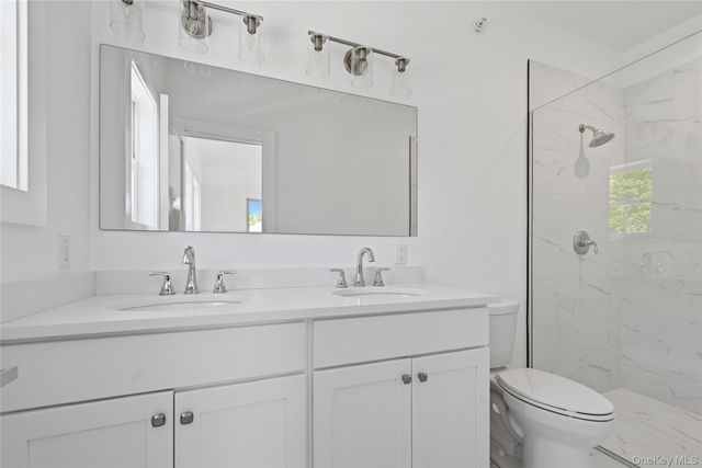 19 Montauk Highway 9, Westhampton, NY 11977