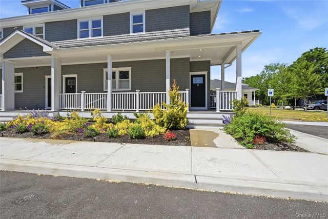19 Montauk Highway 9, Westhampton, NY 11977