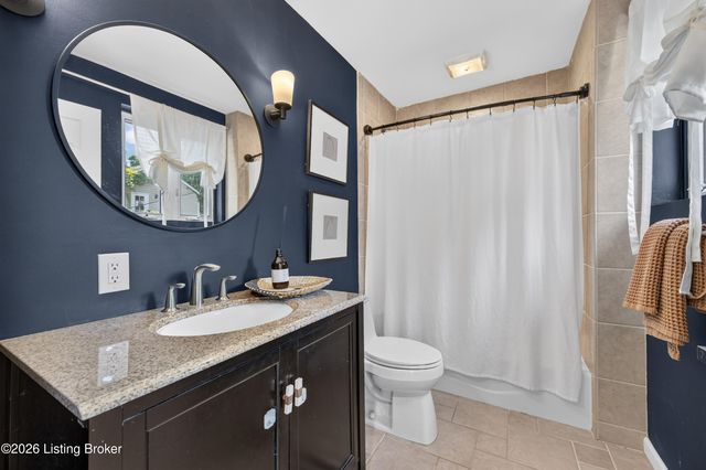 2410 Cross Hill Rd, Louisville, KY 40206