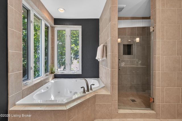 2410 Cross Hill Rd, Louisville, KY 40206