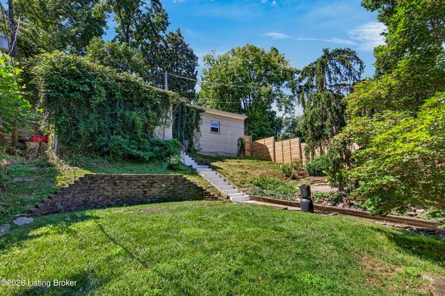 2410 Cross Hill Rd, Louisville, KY 40206