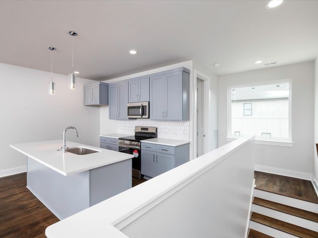 13A Fern Ave, Nashville, TN 37207