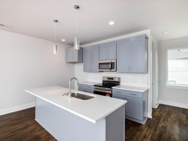 13A Fern Ave, Nashville, TN 37207