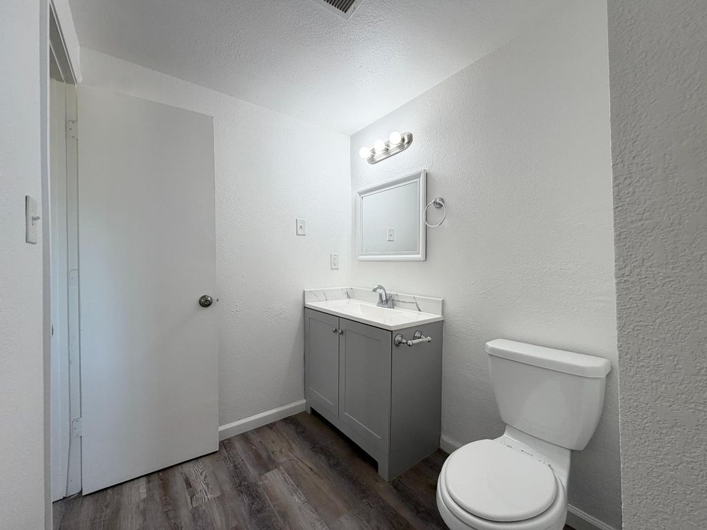 Image 11 of property listing at 25706 Ellis Street, Madera, CA 93638