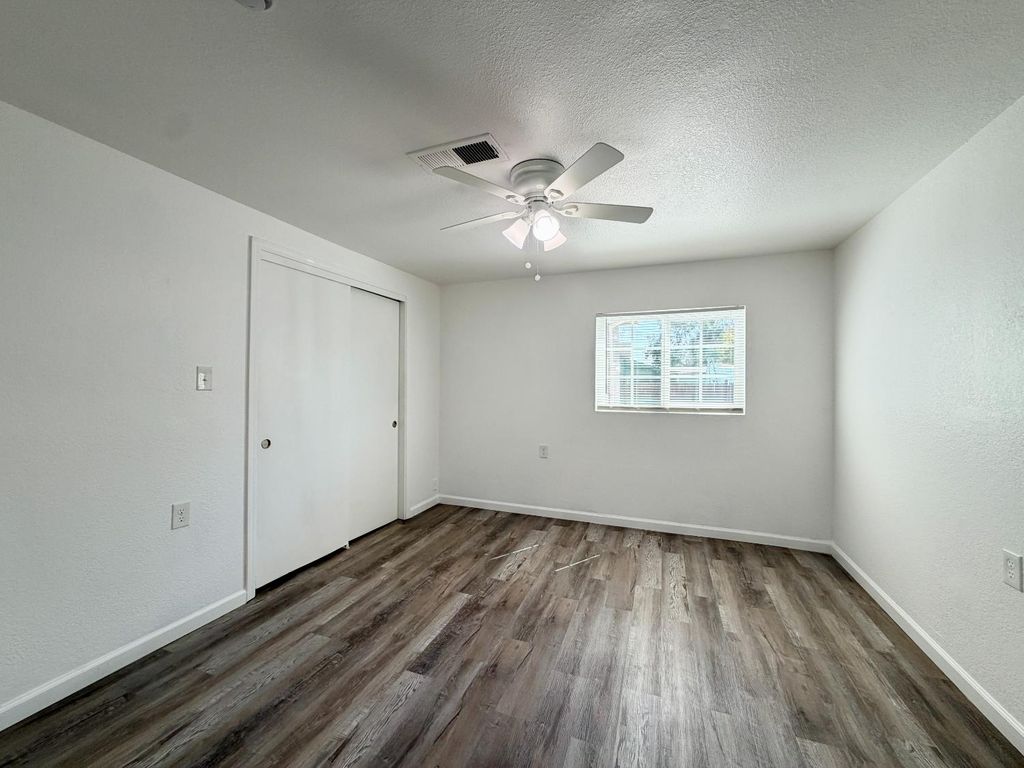 Image 14 of property listing at 25706 Ellis Street, Madera, CA 93638