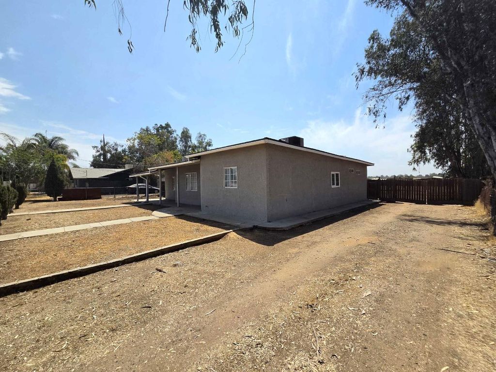 Image 20 of property listing at 25706 Ellis Street, Madera, CA 93638