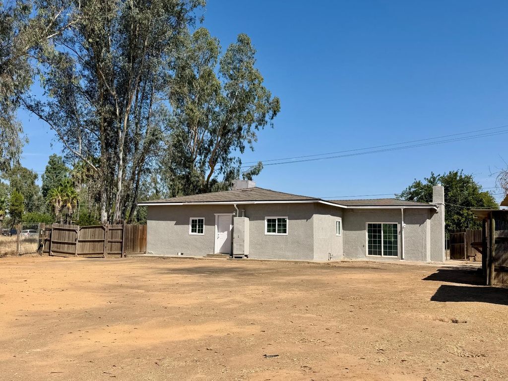 Image 21 of property listing at 25706 Ellis Street, Madera, CA 93638
