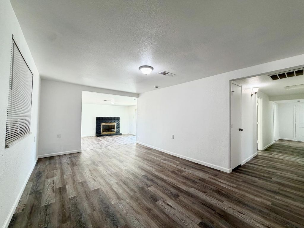 Image 3 of property listing at 25706 Ellis Street, Madera, CA 93638