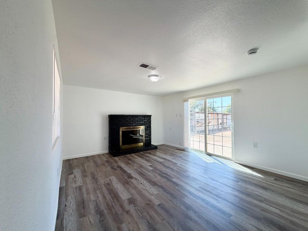 Image 4 of property listing at 25706 Ellis Street, Madera, CA 93638