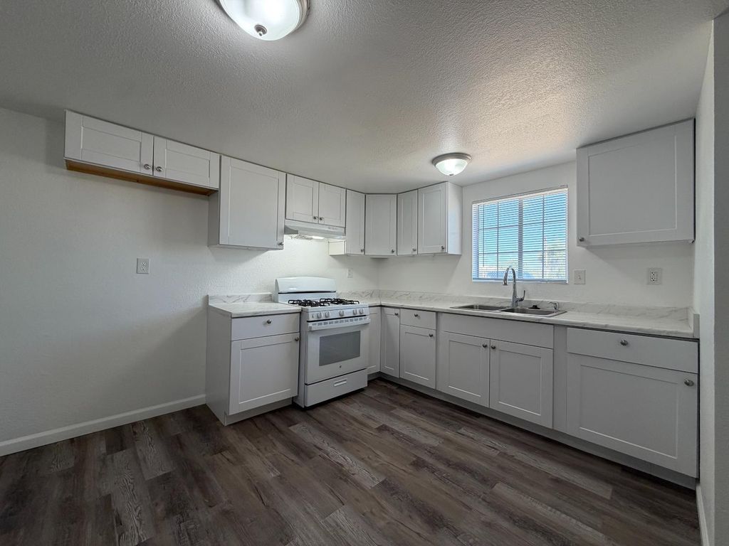 Image 7 of property listing at 25706 Ellis Street, Madera, CA 93638