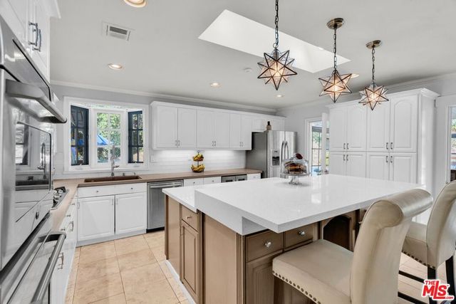 7170 Deveron Ridge Road, West Hills, CA 91307