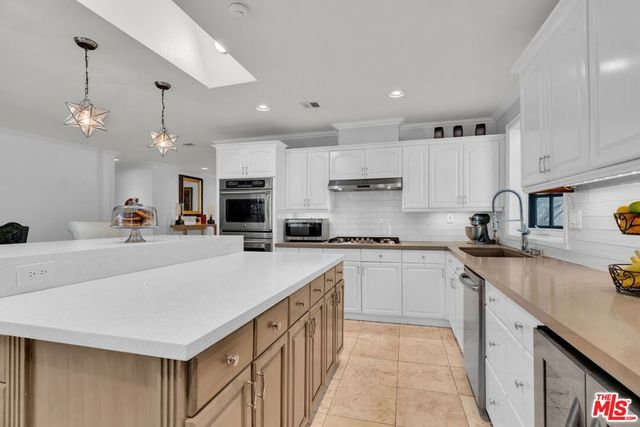 7170 Deveron Ridge Road, West Hills, CA 91307