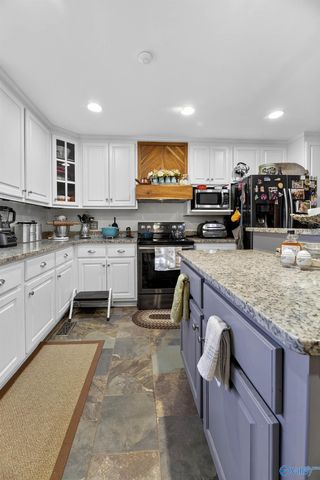 110 Davidson Drive NE, Fort Payne, AL 35967