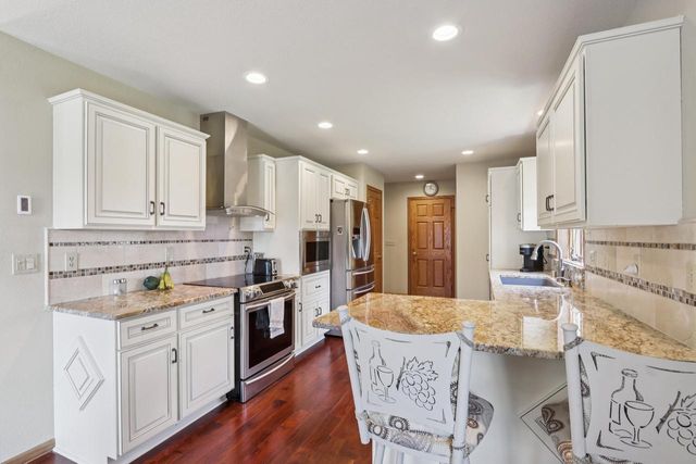 W203N16184 Pin Oak CIRCLE, Jackson, WI 53037