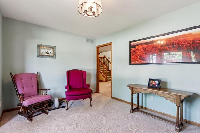 W203N16184 Pin Oak CIRCLE, Jackson, WI 53037