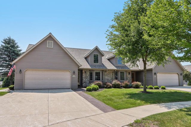 W203N16184 Pin Oak CIRCLE, Jackson, WI 53037