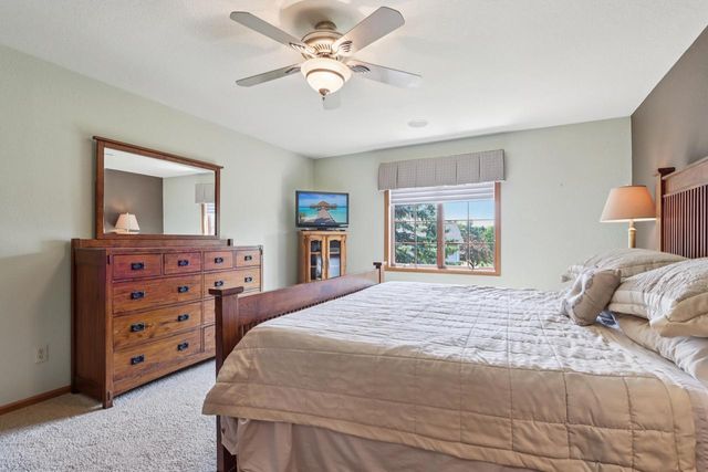 W203N16184 Pin Oak CIRCLE, Jackson, WI 53037