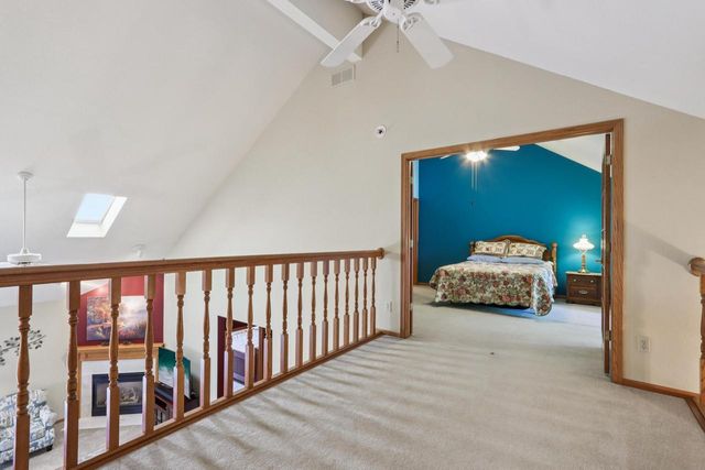 W203N16184 Pin Oak CIRCLE, Jackson, WI 53037