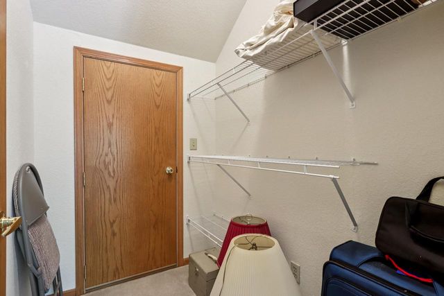 W203N16184 Pin Oak CIRCLE, Jackson, WI 53037