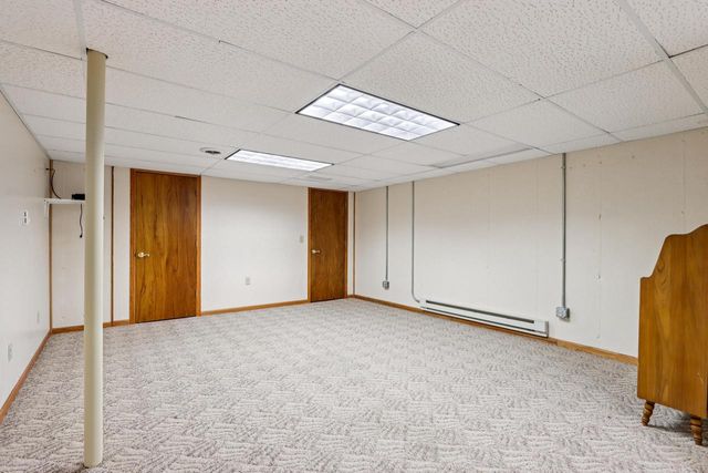 W203N16184 Pin Oak CIRCLE, Jackson, WI 53037