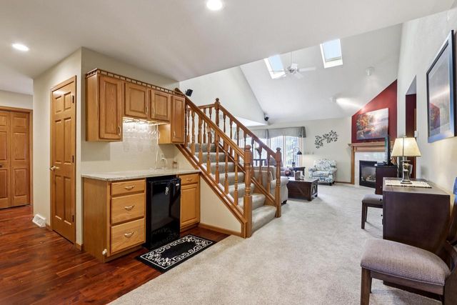 W203N16184 Pin Oak CIRCLE, Jackson, WI 53037