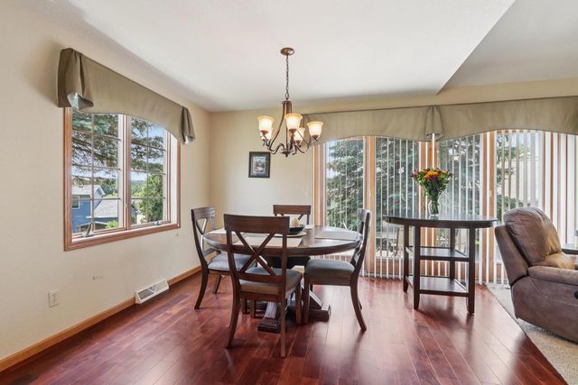 W203N16184 Pin Oak CIRCLE, Jackson, WI 53037