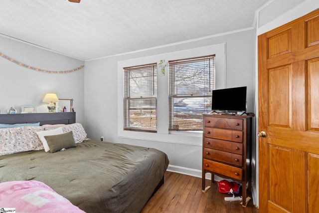 104 Montgomery Street, Campobello, SC 29322