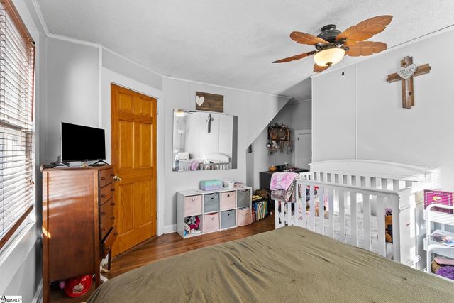 104 Montgomery Street, Campobello, SC 29322