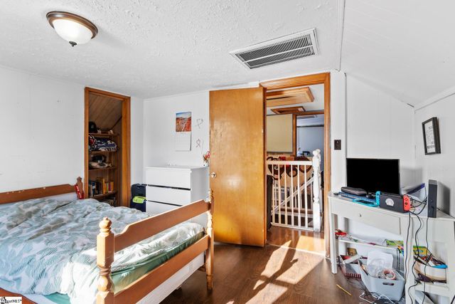 104 Montgomery Street, Campobello, SC 29322