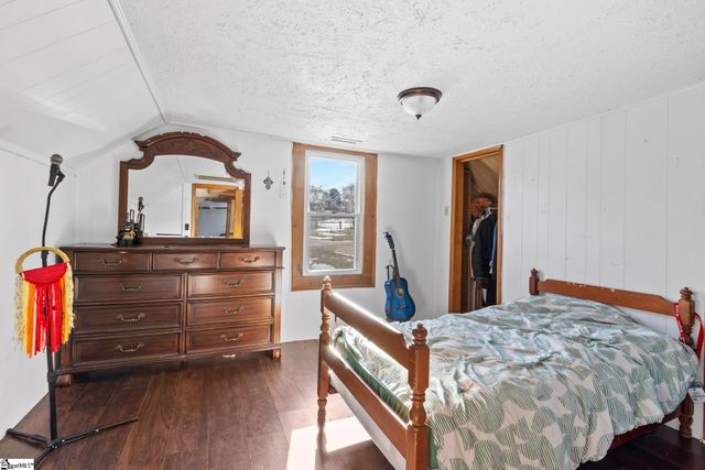 104 Montgomery Street, Campobello, SC 29322