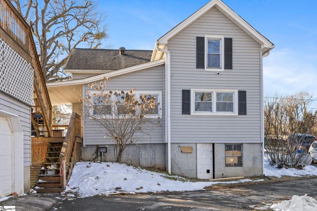 104 Montgomery Street, Campobello, SC 29322