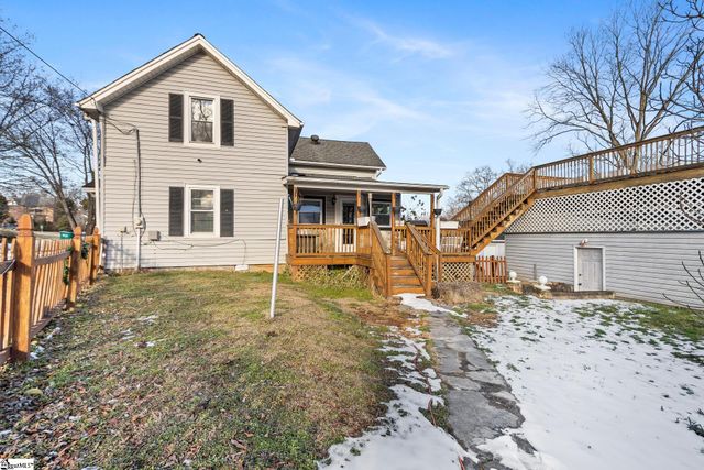 104 Montgomery Street, Campobello, SC 29322