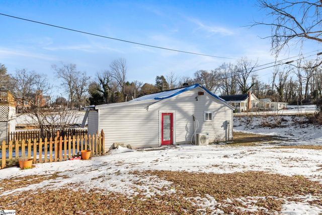 104 Montgomery Street, Campobello, SC 29322