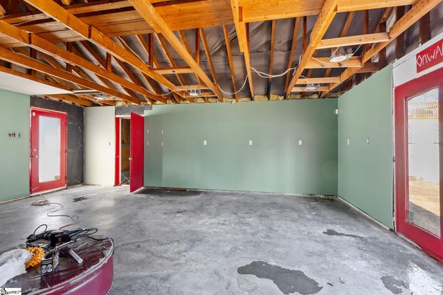 104 Montgomery Street, Campobello, SC 29322