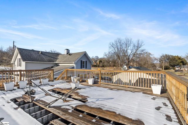 104 Montgomery Street, Campobello, SC 29322