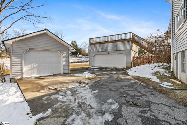 104 Montgomery Street, Campobello, SC 29322