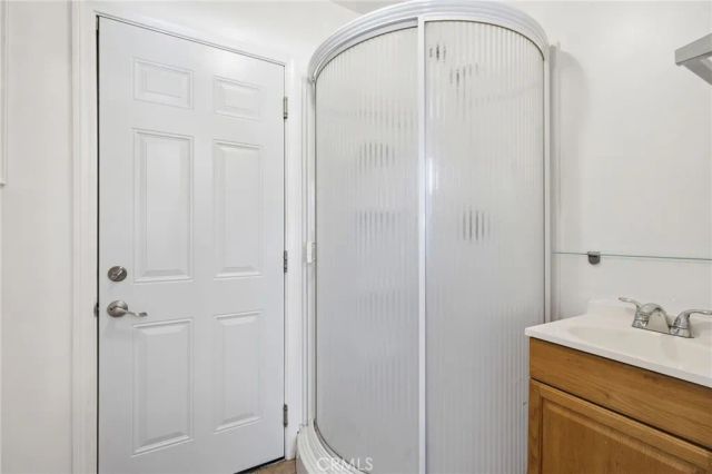 6937 Zelzah Avenue, Reseda, CA 91335