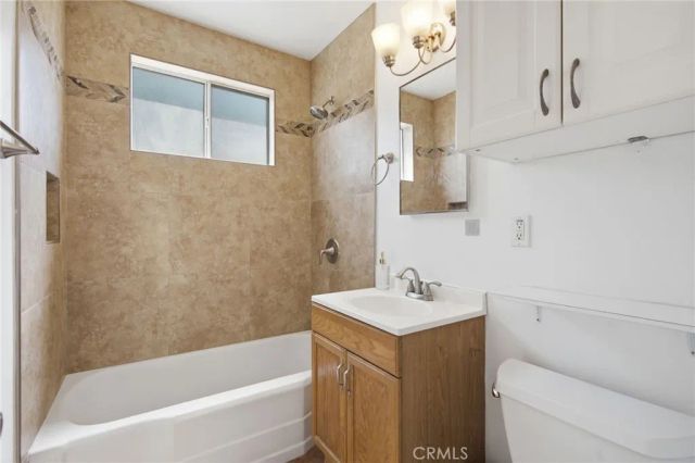 6937 Zelzah Avenue, Reseda, CA 91335