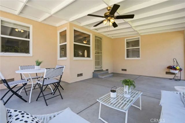 6937 Zelzah Avenue, Reseda, CA 91335