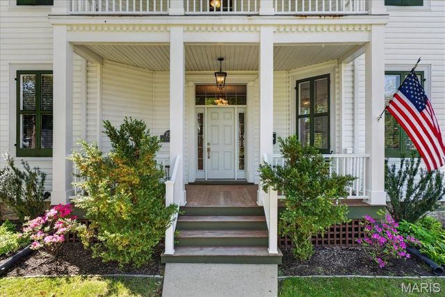7324 Vine Avenue, St Louis, MO 63143