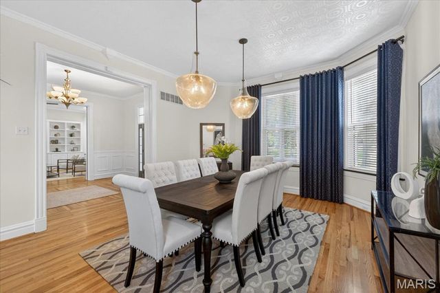 7324 Vine Avenue, St Louis, MO 63143