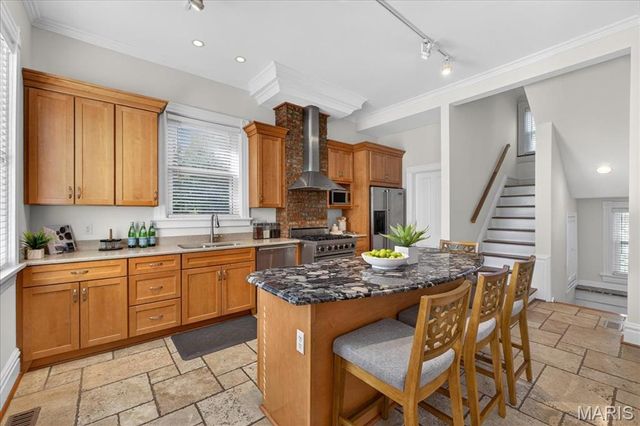 7324 Vine Avenue, St Louis, MO 63143