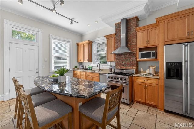 7324 Vine Avenue, St Louis, MO 63143