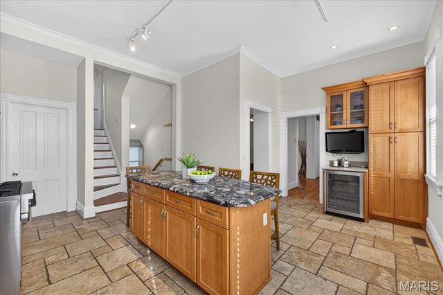7324 Vine Avenue, St Louis, MO 63143